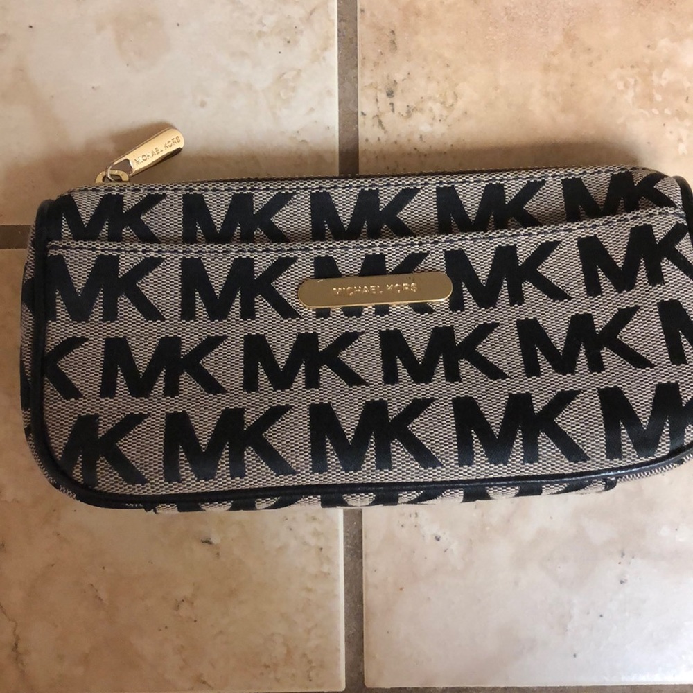 MICHAEL KORS MAKEUP BAG